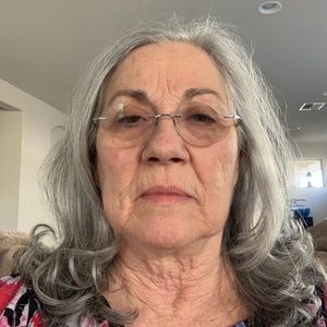 Meet your Posher, Daphne